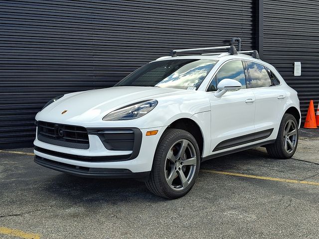 2023 Porsche Macan Base
