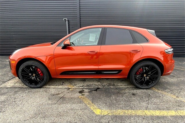2022 Porsche Macan GTS photo 2