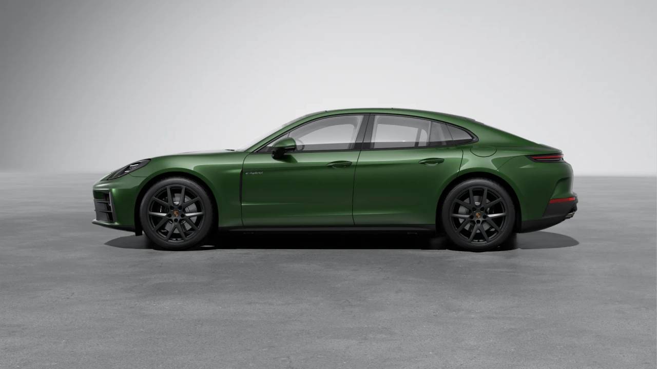 2026 Porsche Panamera 4 E-Hybrid photo 2