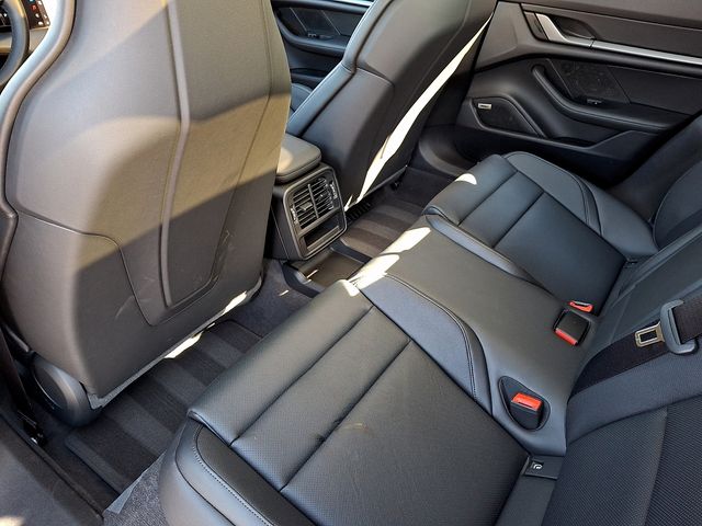 2025 Porsche Taycan Base - Photo 12