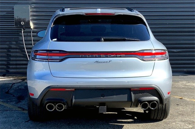 2025 Porsche Macan T photo 3