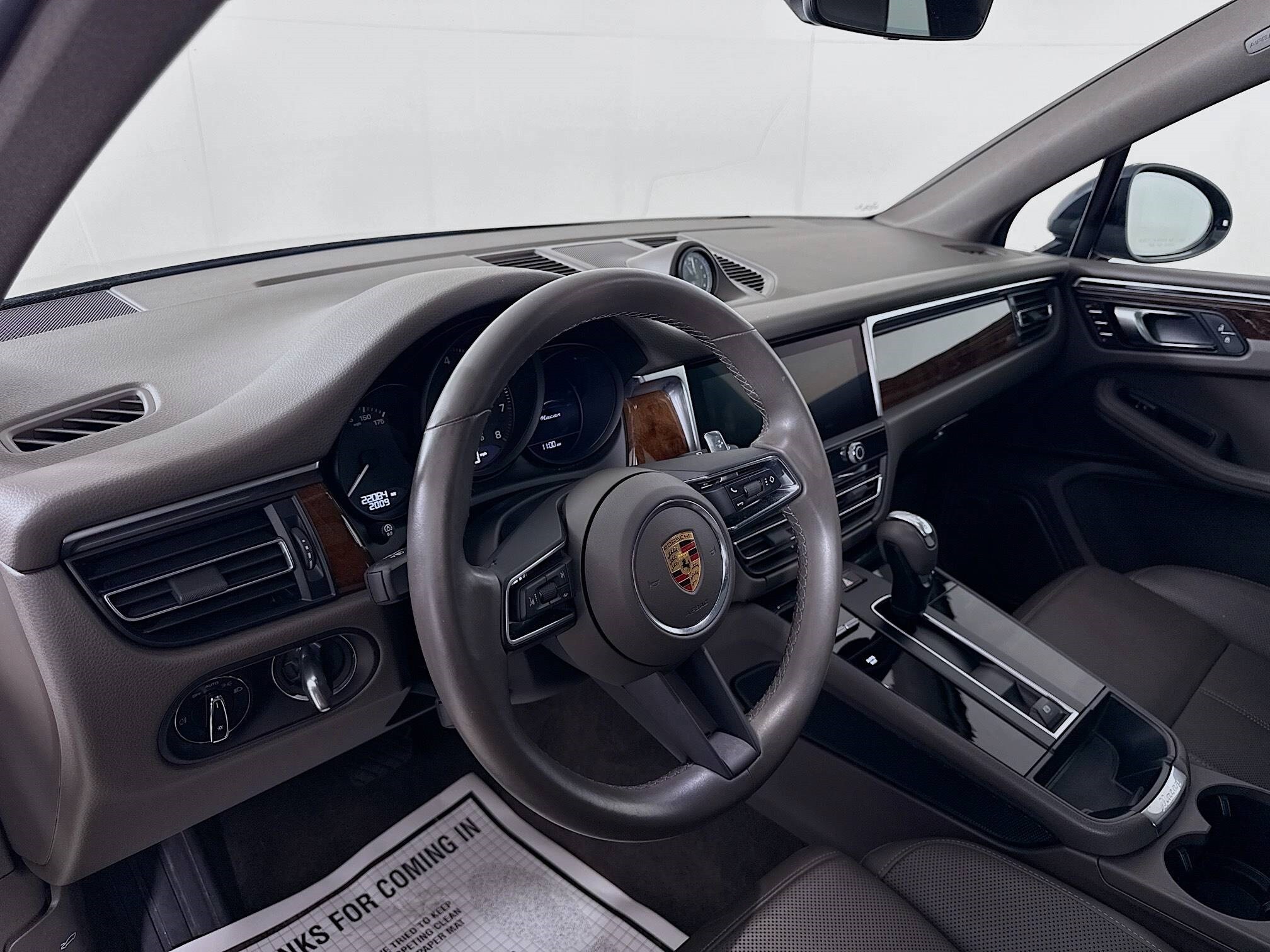2022 Porsche Macan photo 4