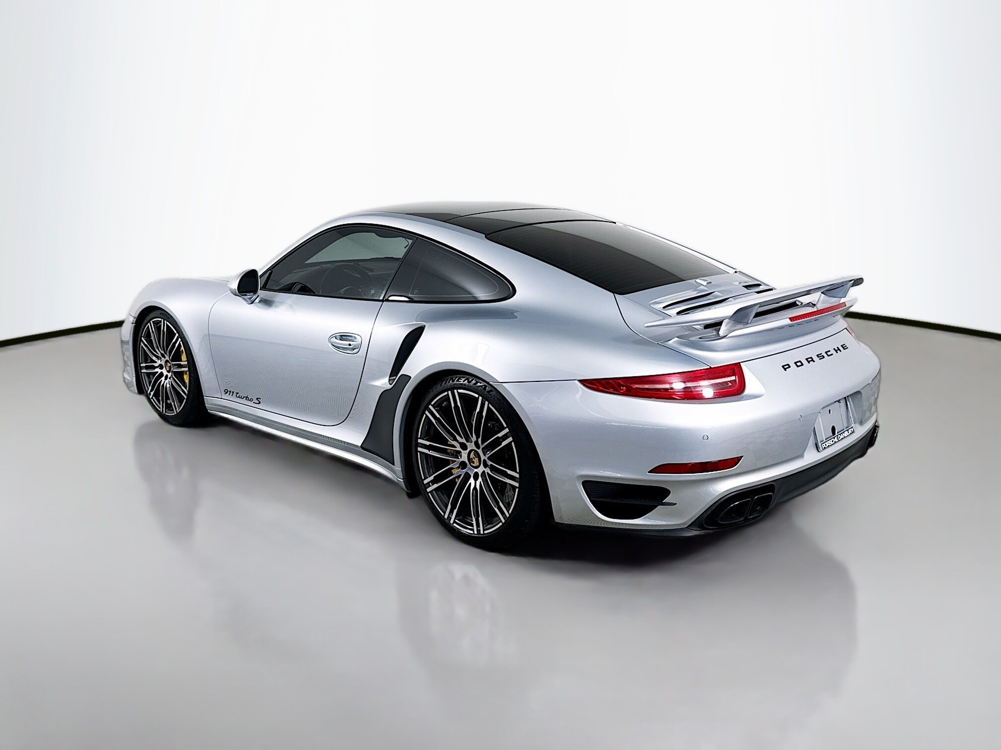2015 Porsche 911 Turbo S photo 3