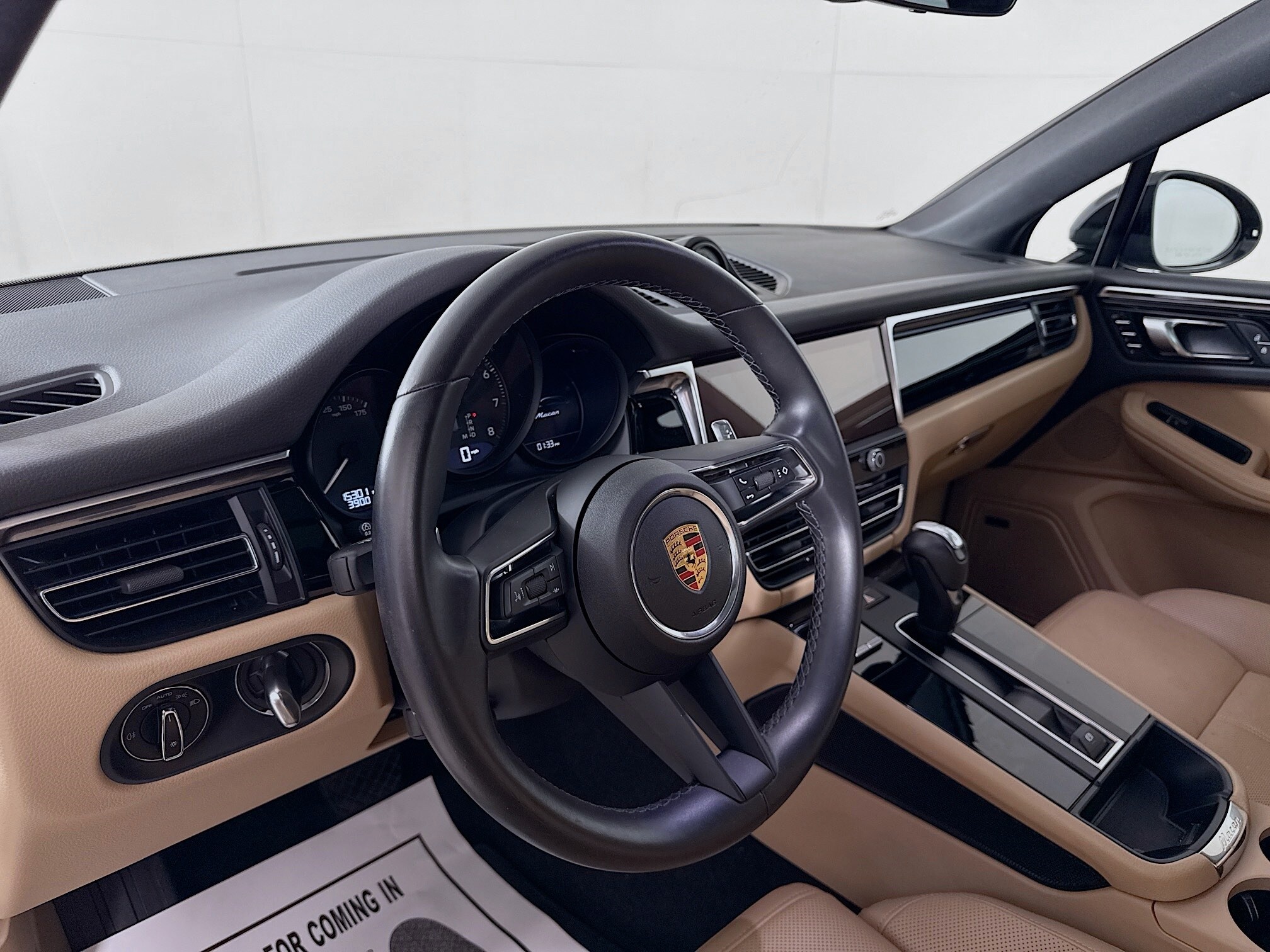 2024 Porsche Macan T photo 4
