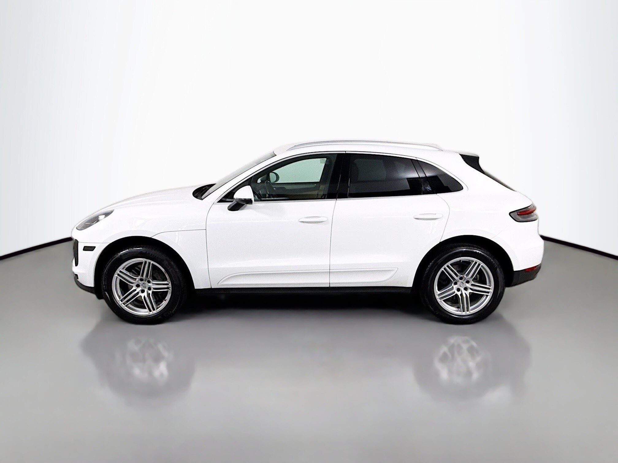 2019 Porsche Macan S photo 2