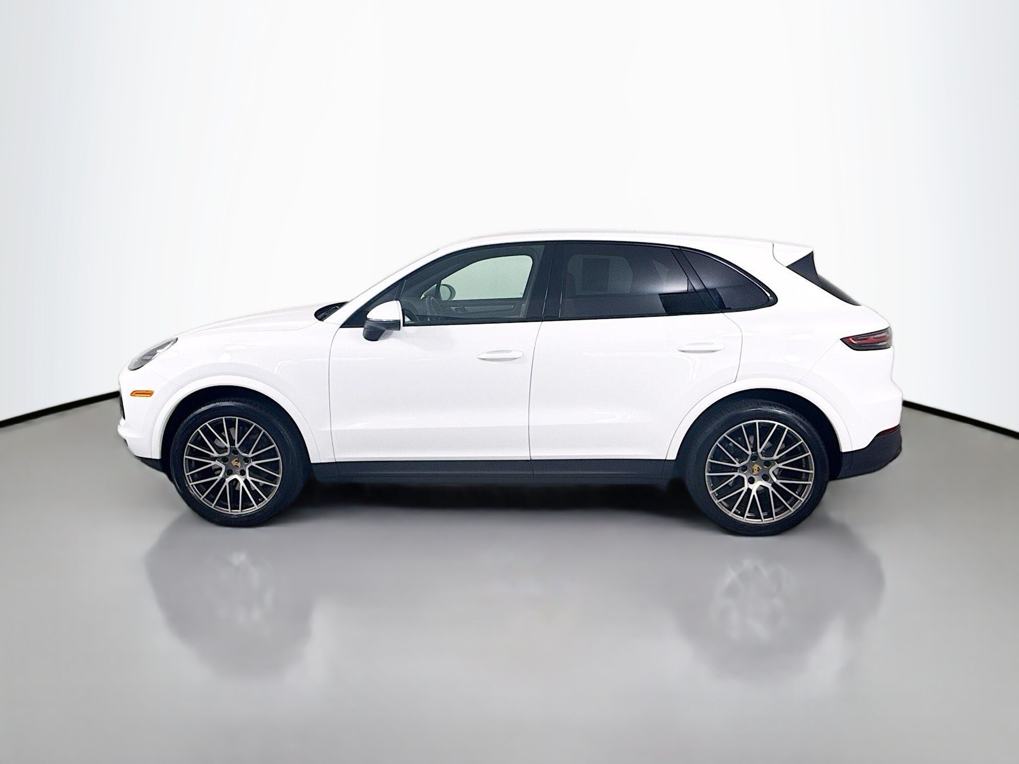 2023 Porsche Cayenne Platinum Edition photo 2