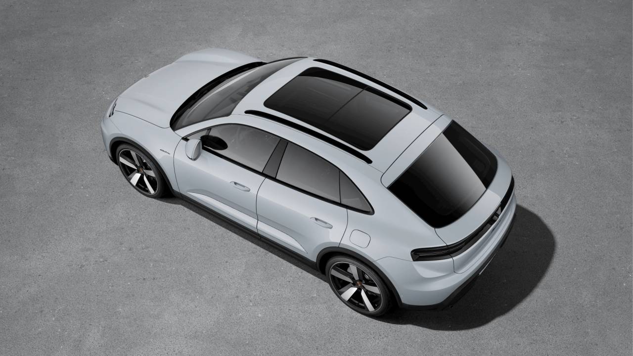 2026 Porsche Macan 4 Electric photo 3