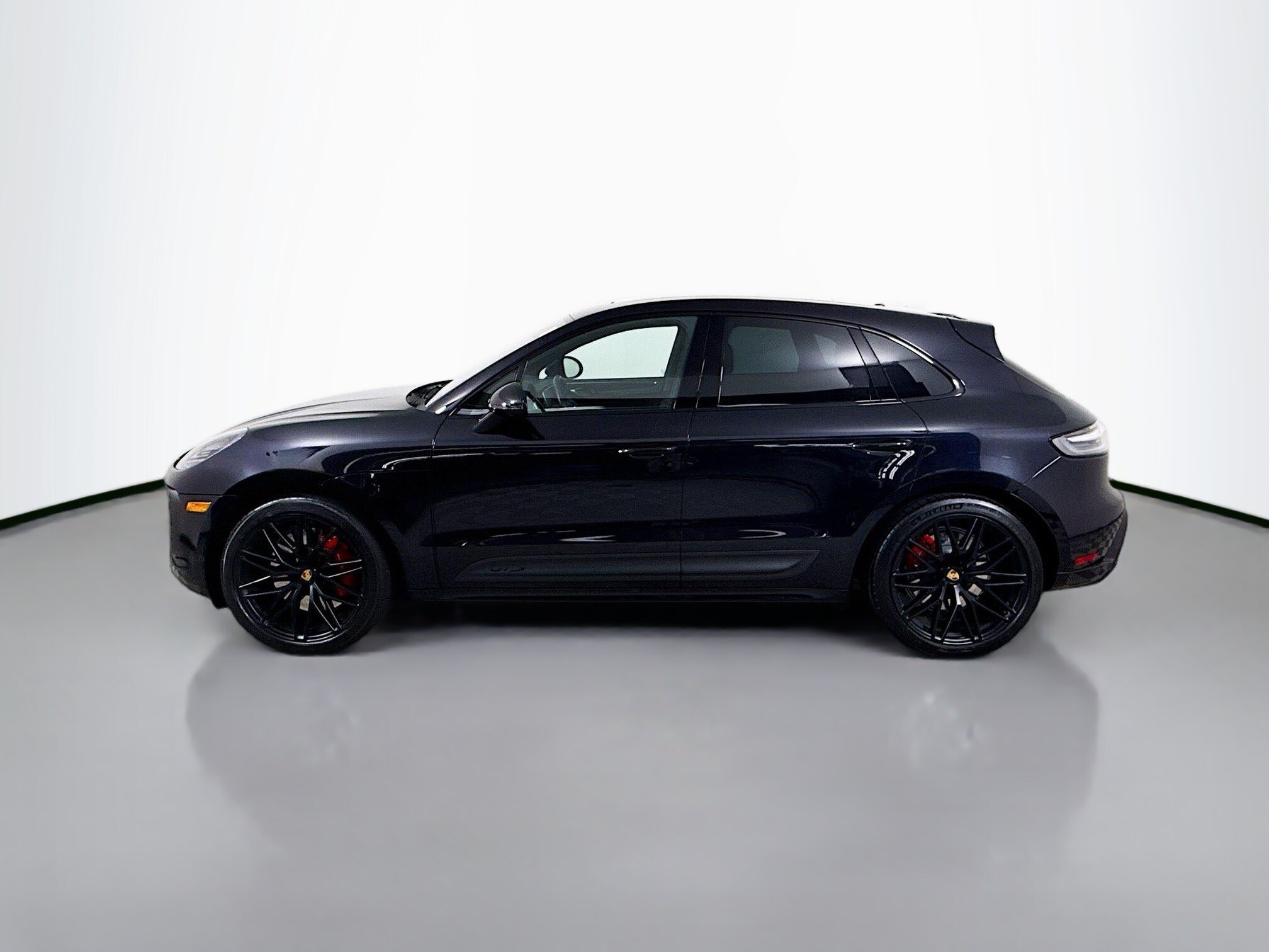 2024 Porsche Macan GTS photo 2