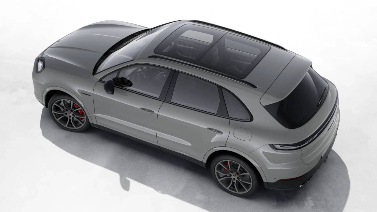 2026 Porsche Cayenne S E-Hybrid photo 4