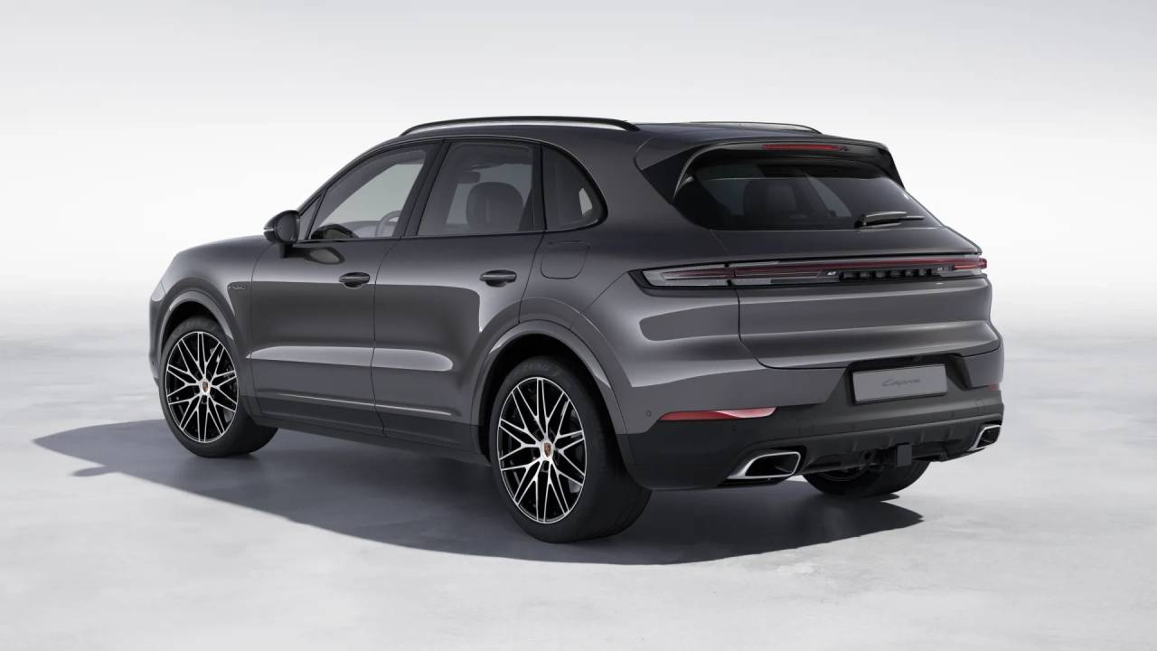 2026 Porsche Cayenne E-Hybrid photo 3