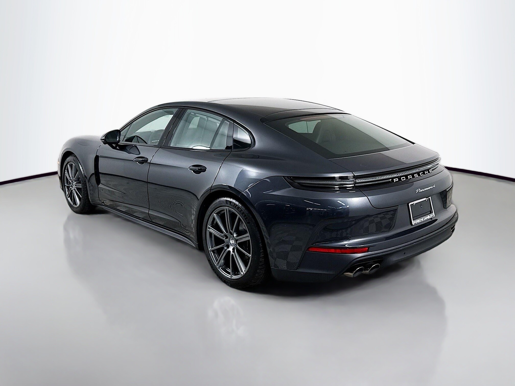 2026 Porsche Panamera 4 photo 3