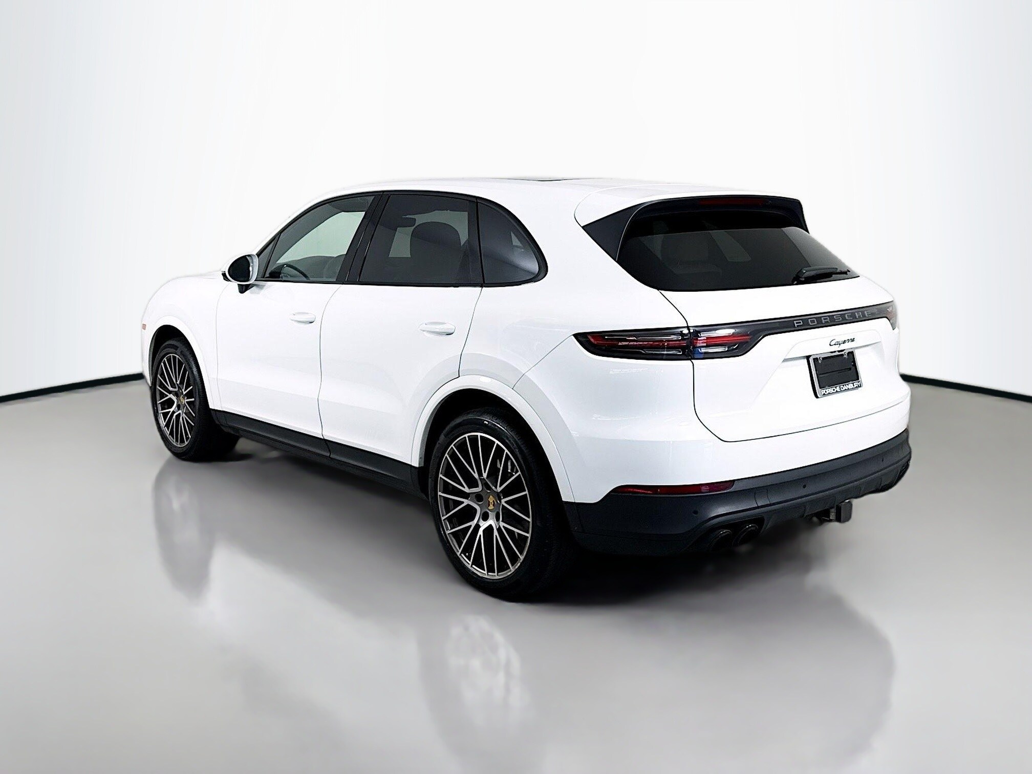 2023 Porsche Cayenne Platinum Edition photo 3