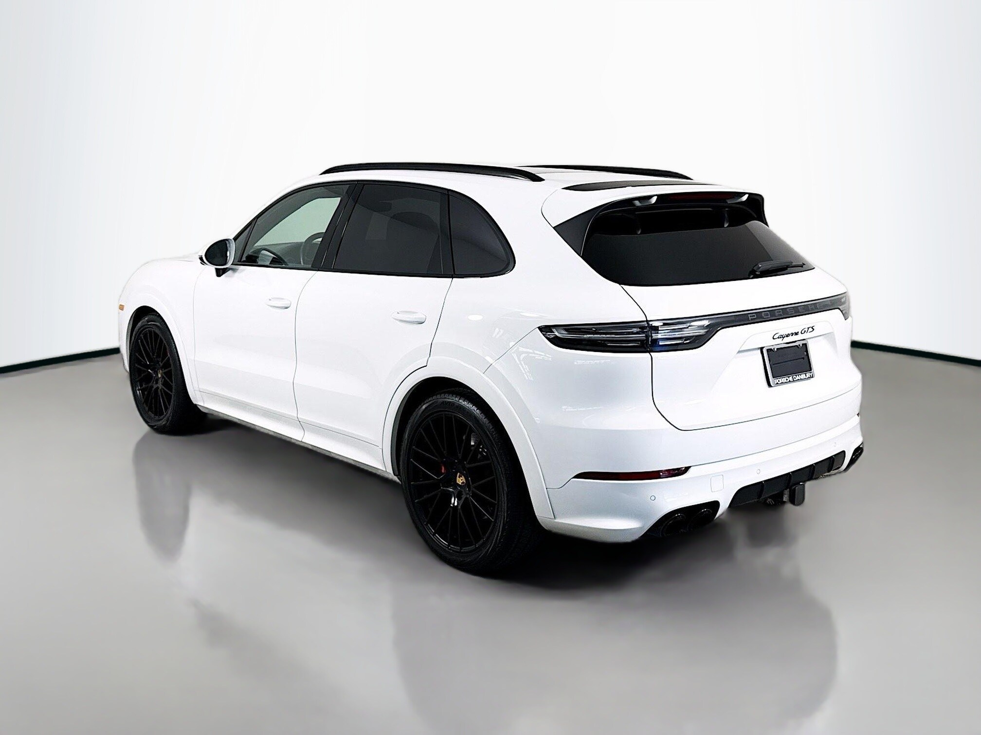 2021 Porsche Cayenne GTS photo 3