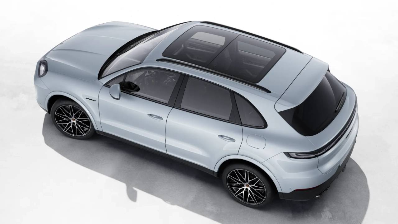 2026 Porsche Cayenne S E-Hybrid photo 4
