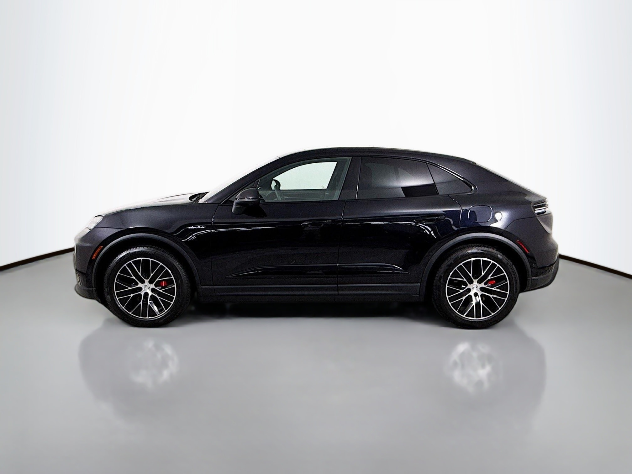 Used 2025 Porsche Macan S with VIN WP1AB2XA4SL150537 for sale in Danbury, CT
