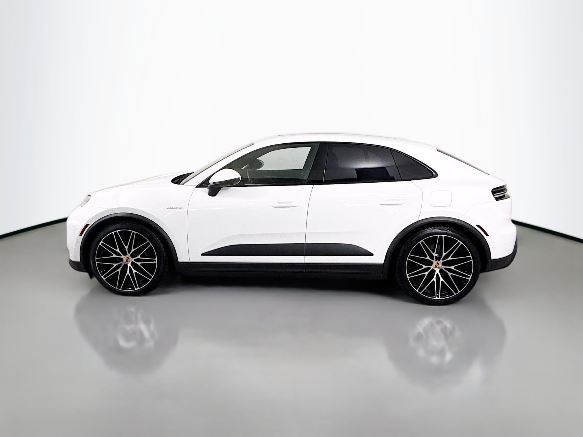 Certified 2024 Porsche Macan Base with VIN WP1AA2XA4RL002157 for sale in Danbury, CT