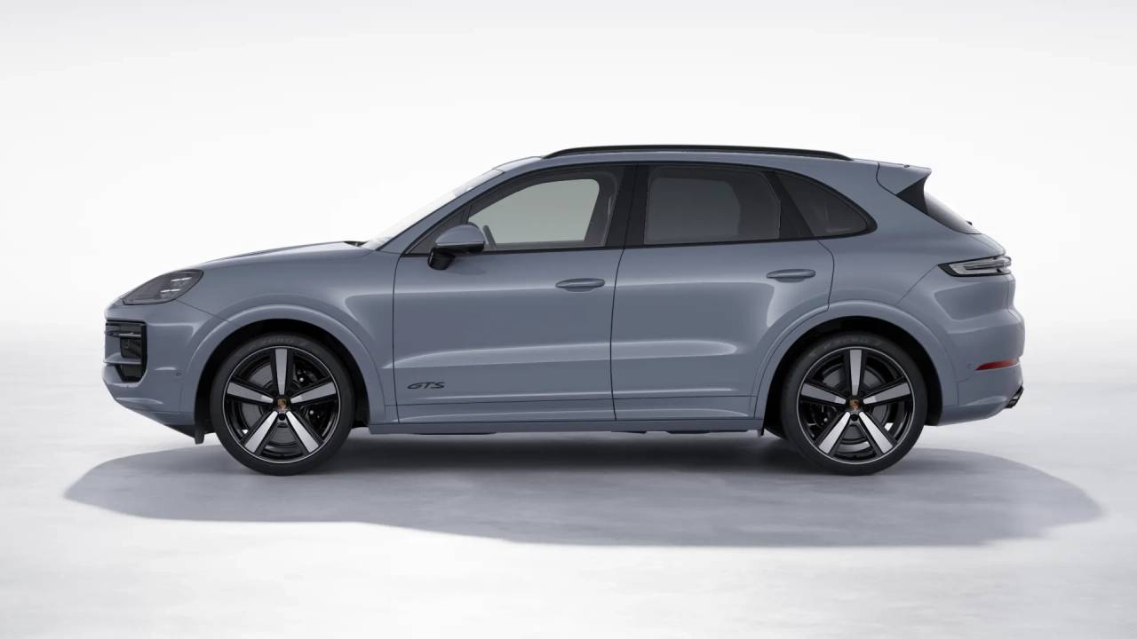 2026 Porsche Cayenne GTS photo 2