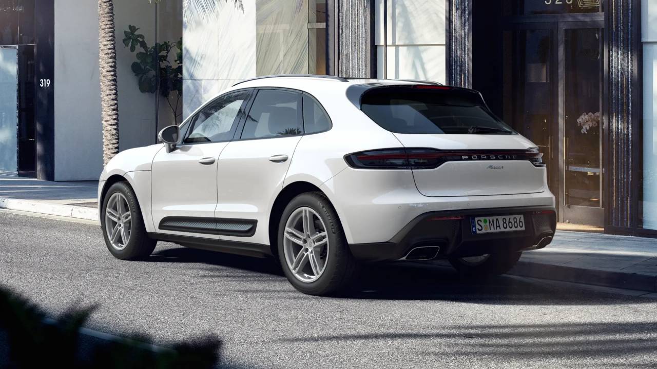 2025 Porsche Macan T photo 3