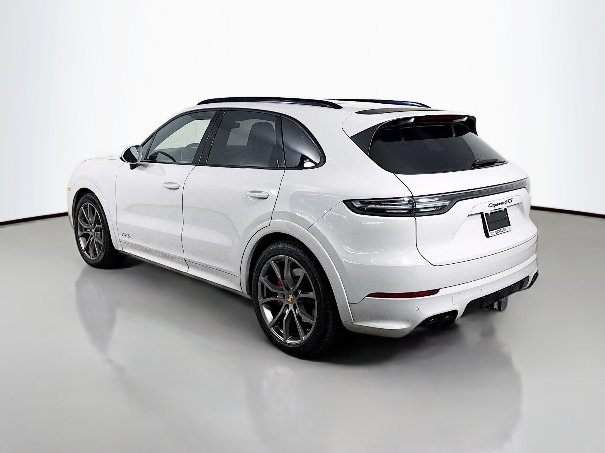 2021 Porsche Cayenne GTS photo 3