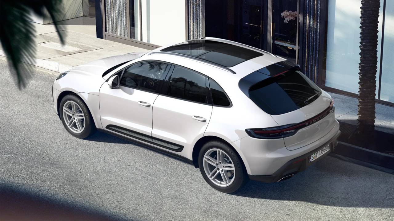 2025 Porsche Macan T photo 4