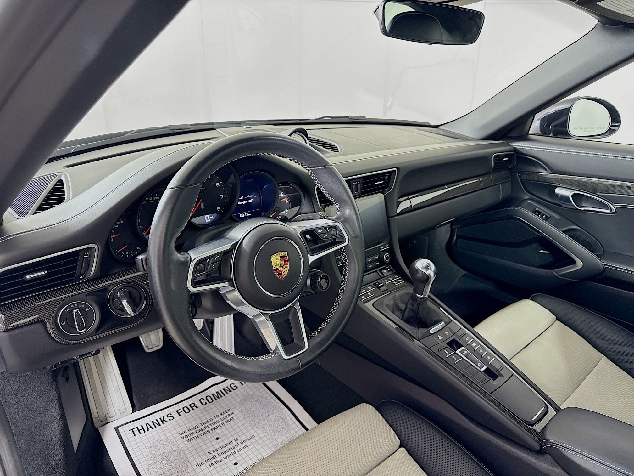 2019 Porsche 911 4S Targa 4 GTS photo 4