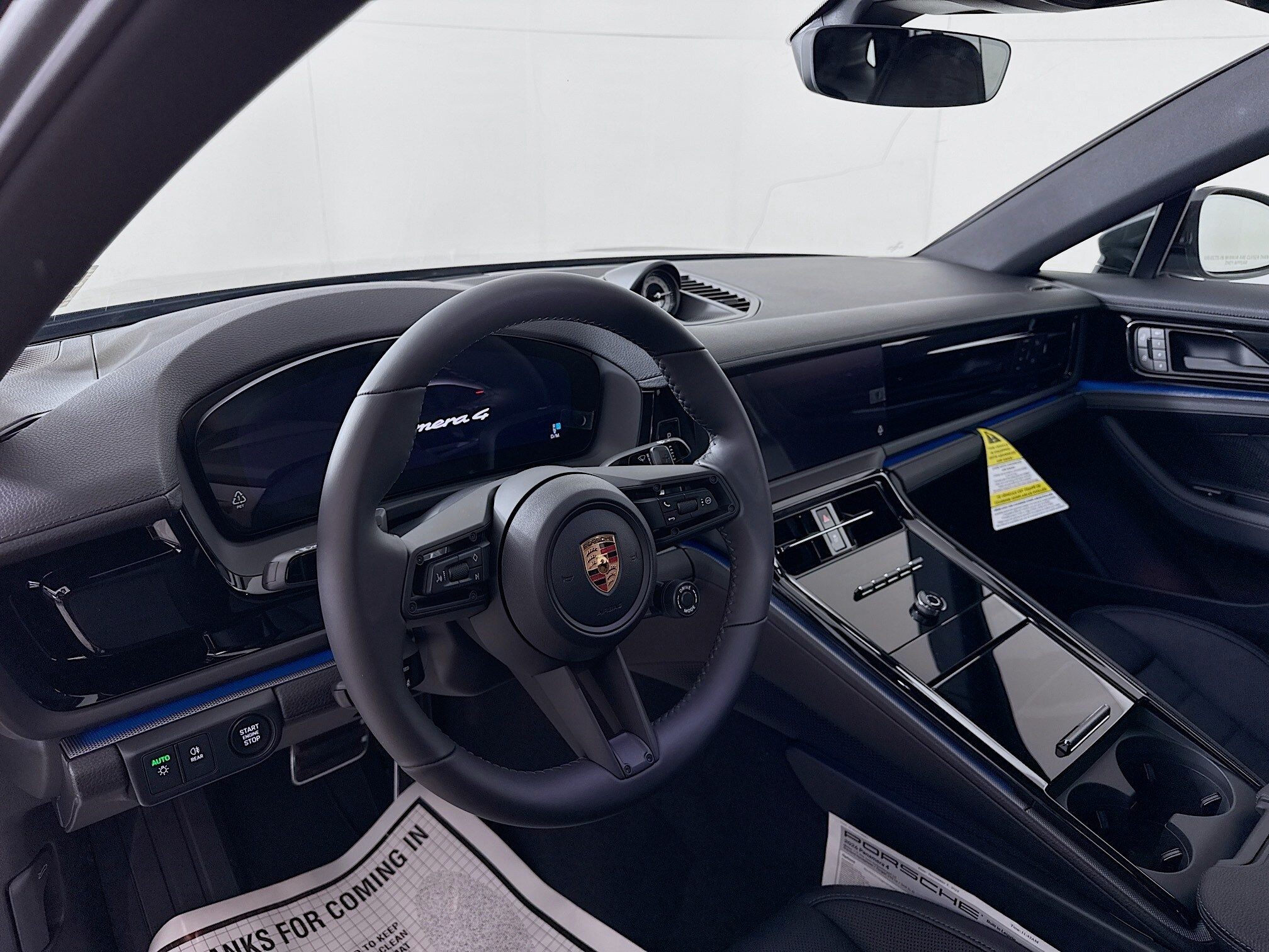 2026 Porsche Panamera 4 photo 4