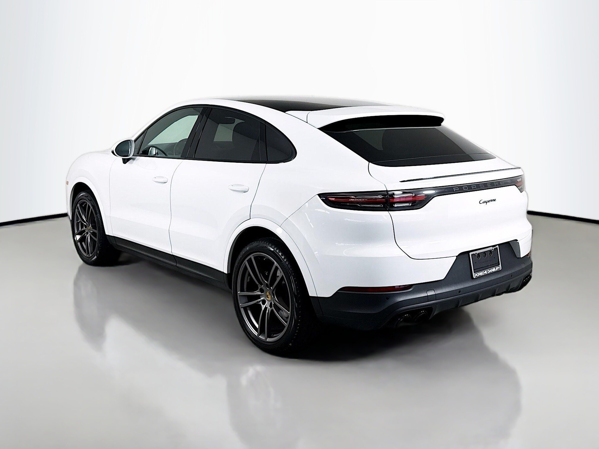 2021 Porsche Cayenne Coupe photo 3