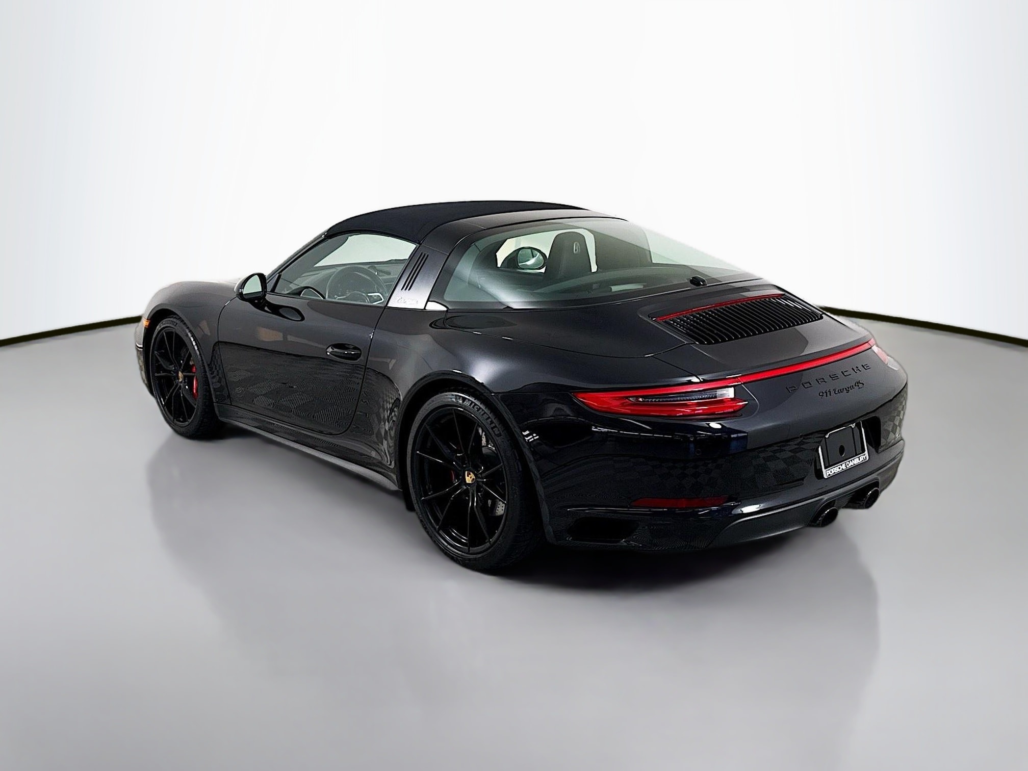 2019 Porsche 911 4S Targa 4 GTS photo 3