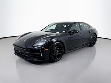 2025 Porsche Panamera 4 Sedan