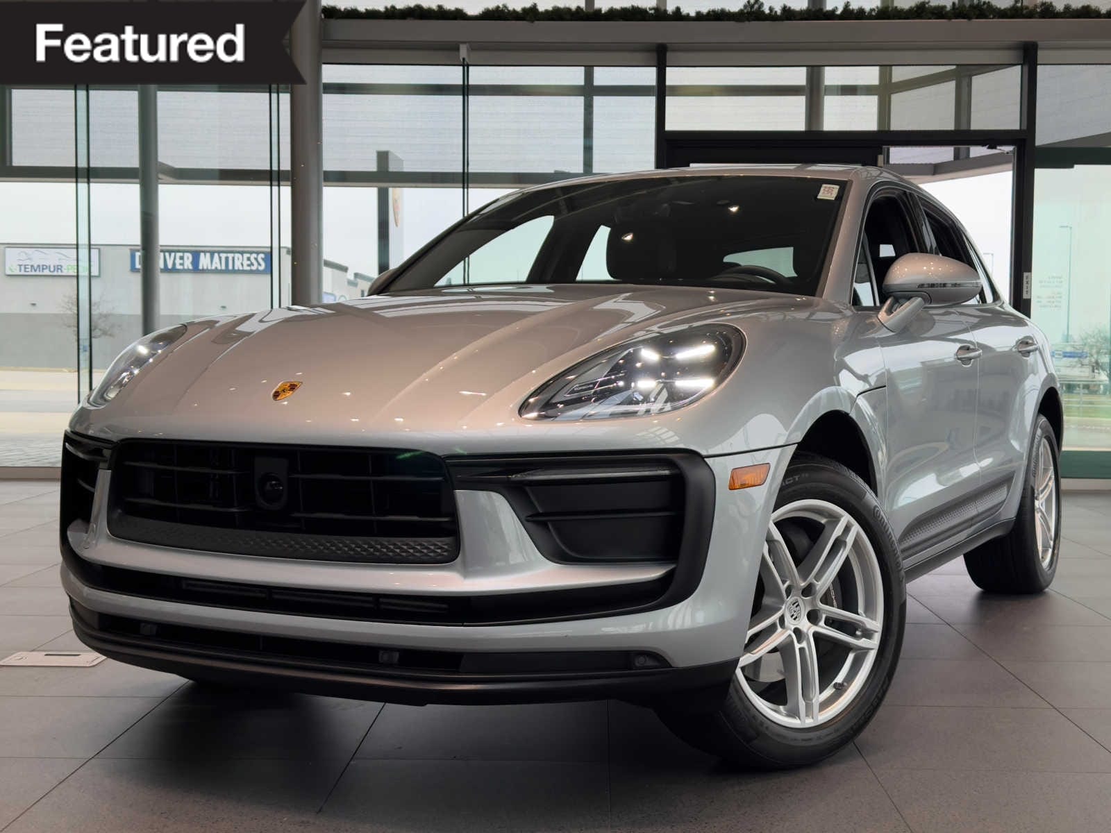 2025 Porsche Macan's photo