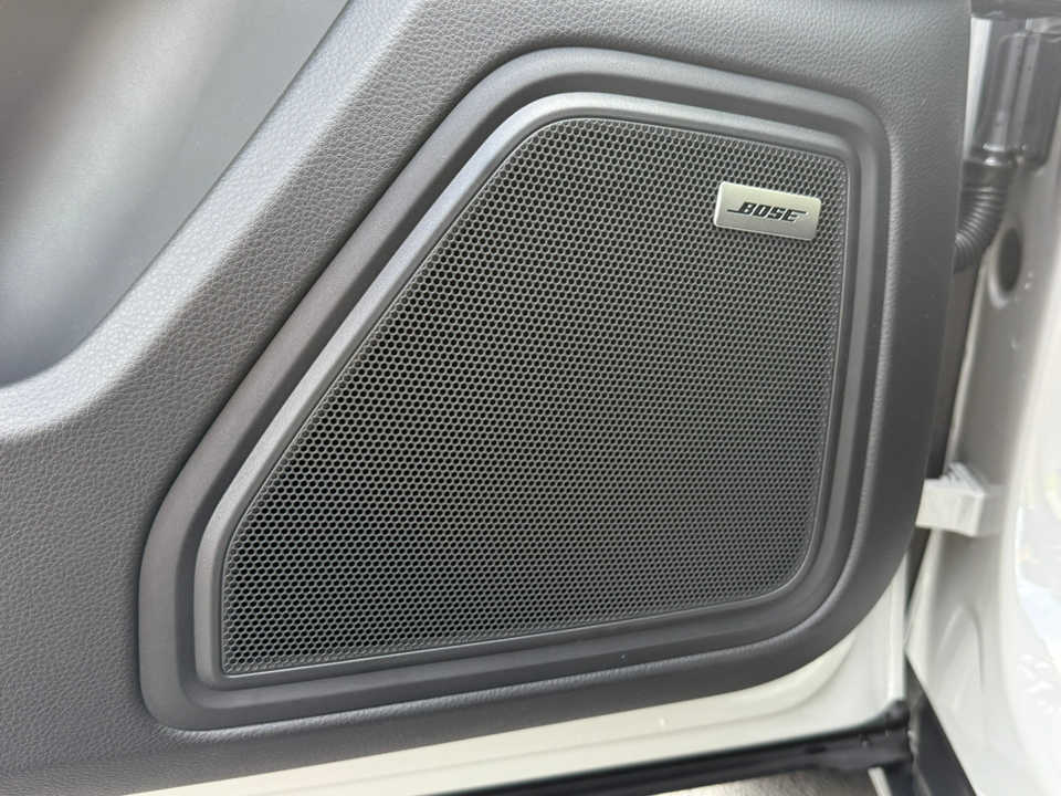 2025 Porsche Macan T - Photo 25