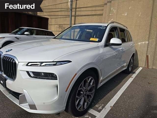 2023 BMW X7 40i's photo