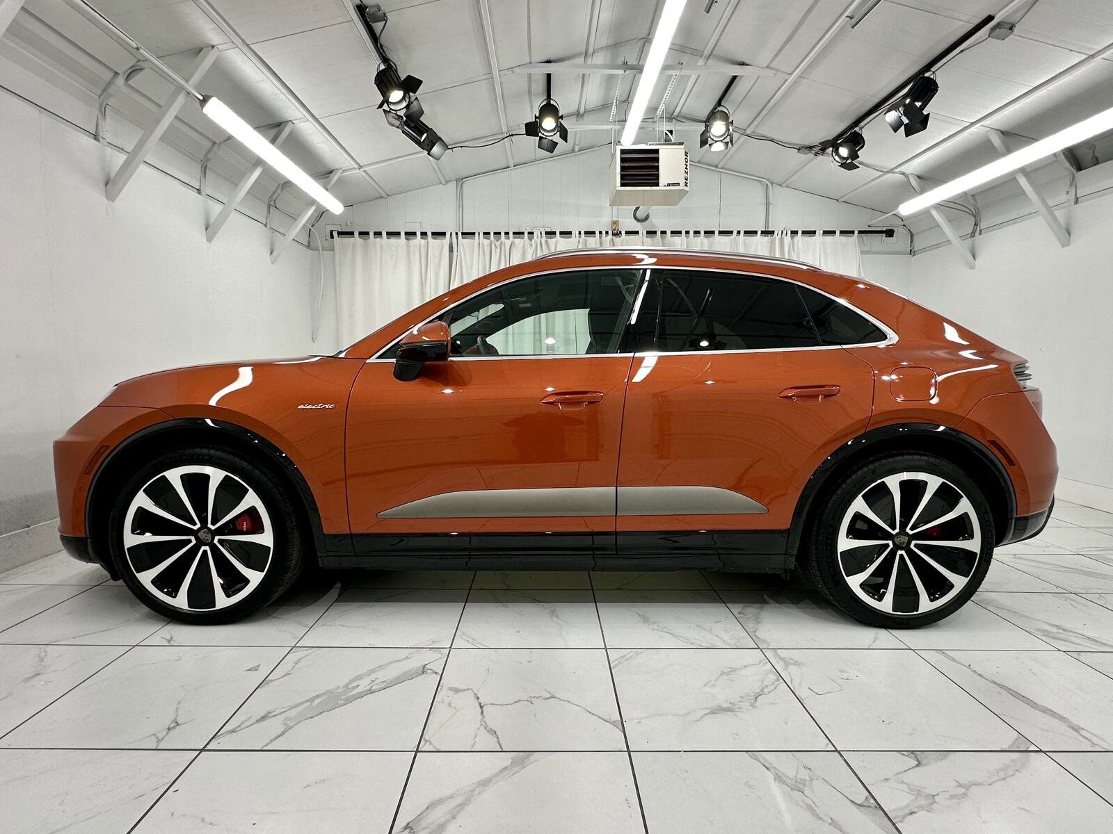 2024 Porsche Macan Electric Turbo photo 2