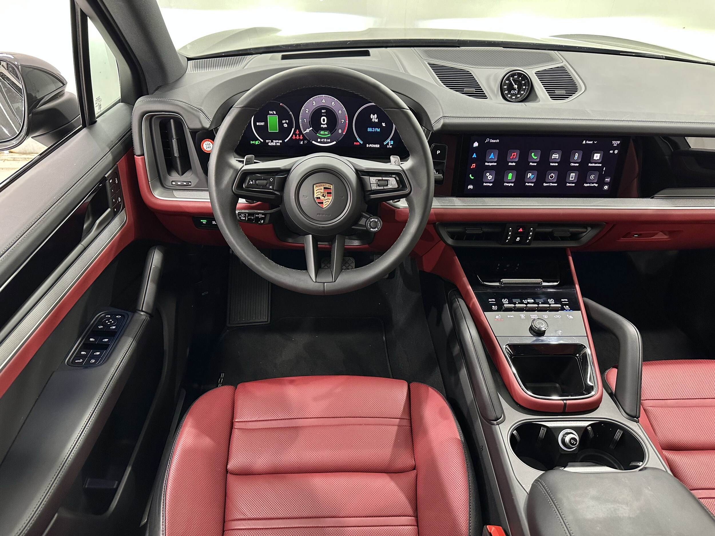 2025 Porsche Cayenne E-Hybrid photo 4