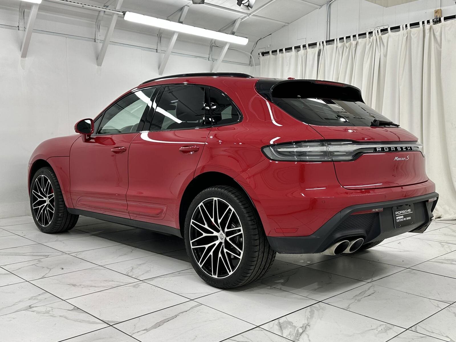 2024 Porsche Macan S photo 3