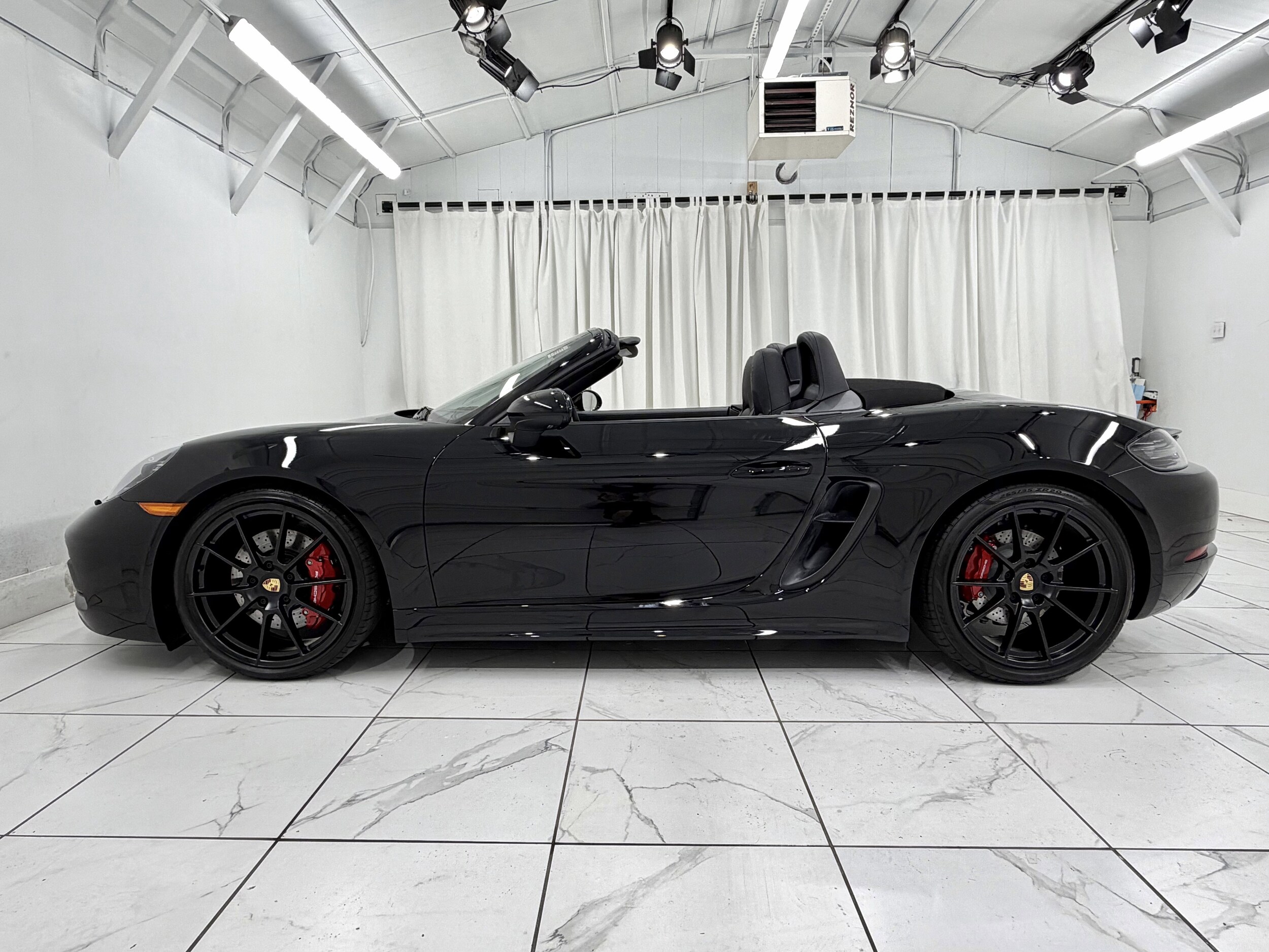 2025 Porsche Boxster GTS 4.0 photo 2