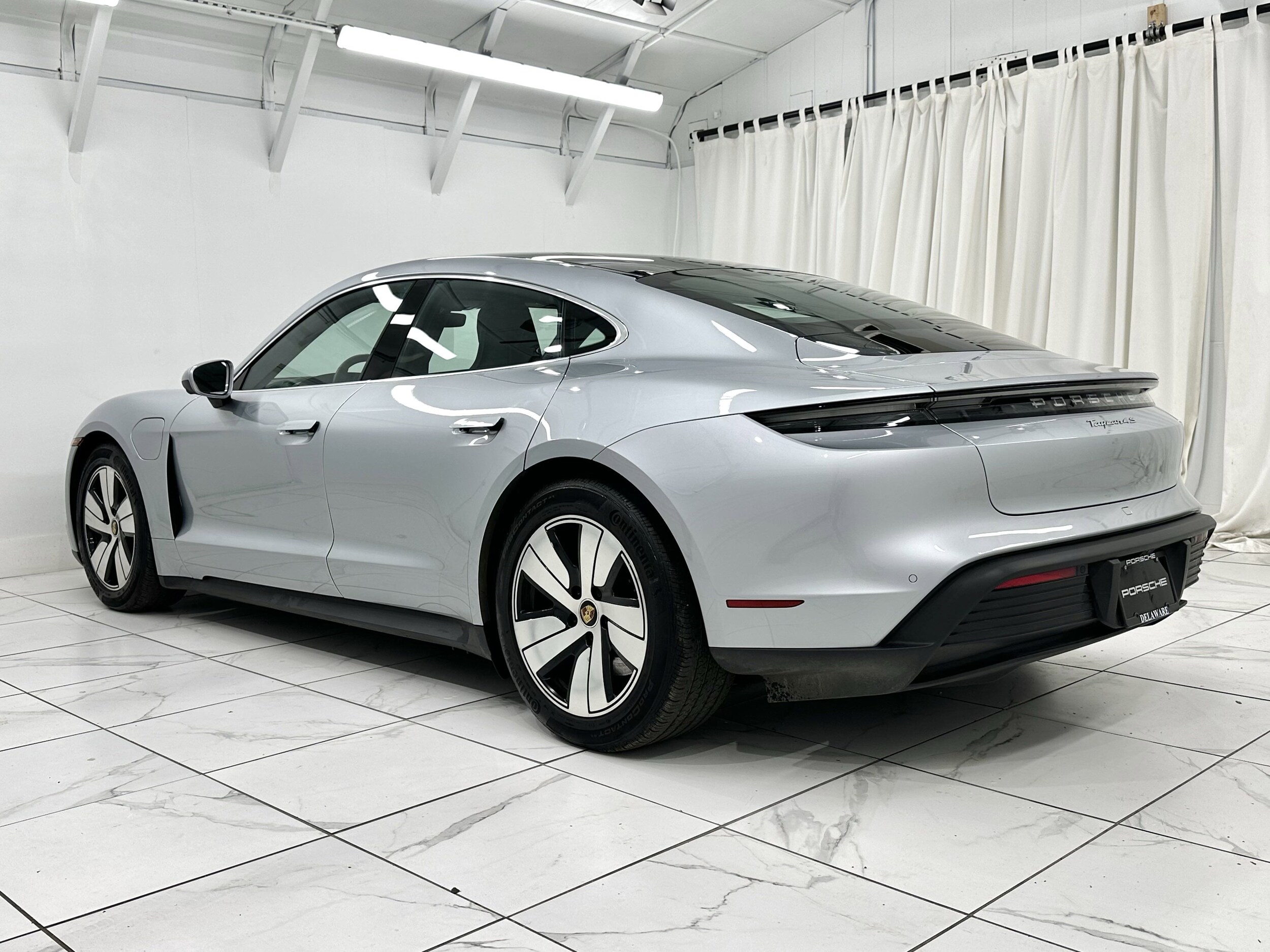 2022 Porsche Taycan 4S photo 3