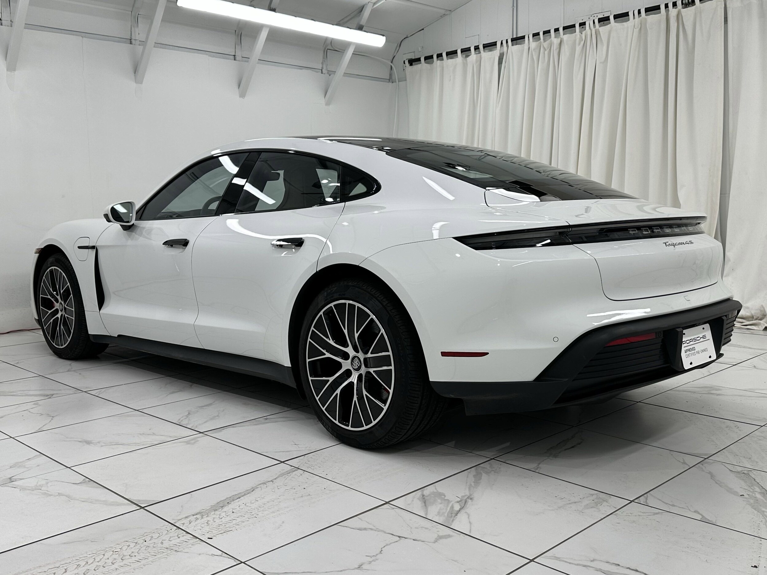 2022 Porsche Taycan 4S photo 3