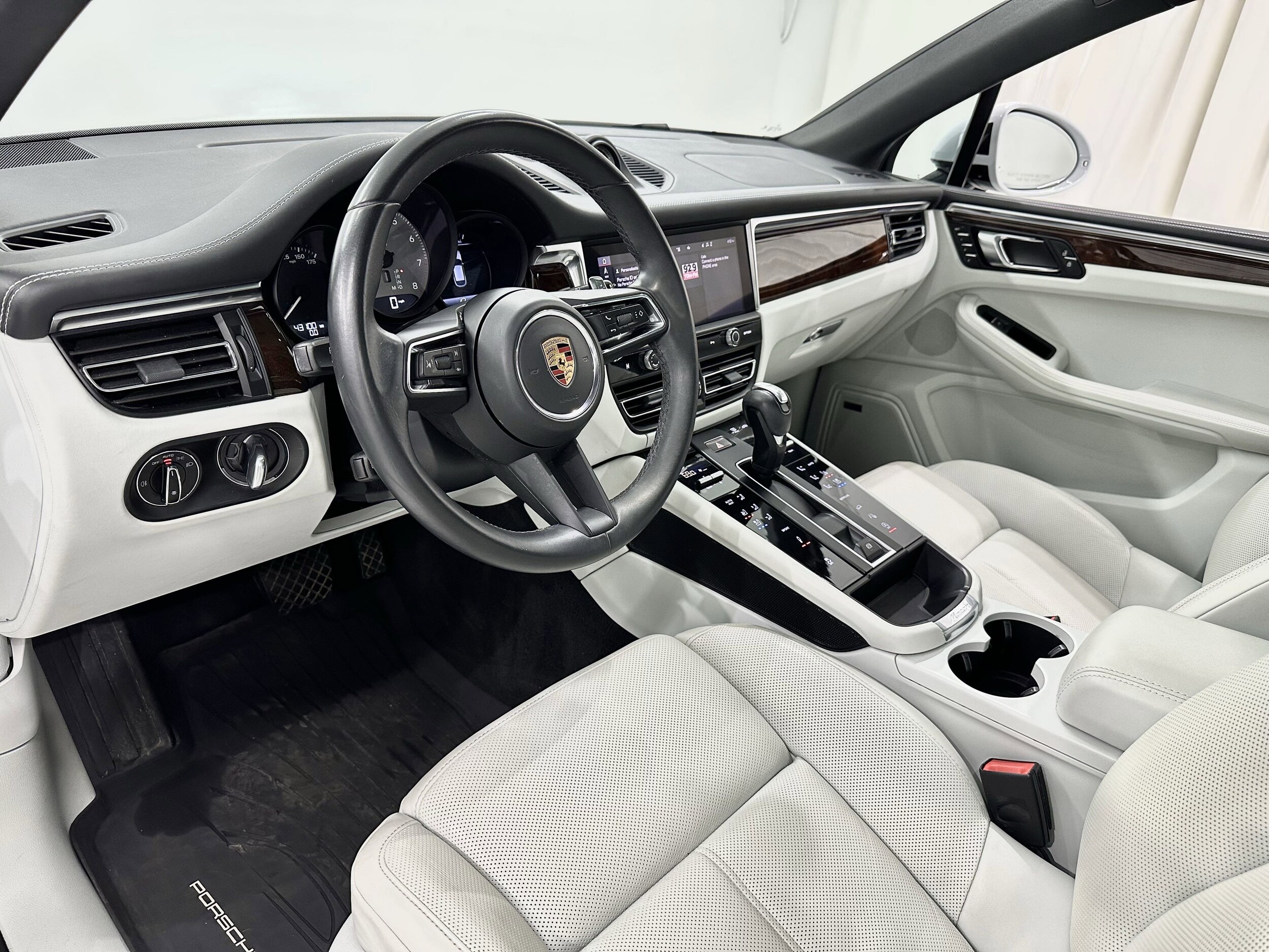 2022 Porsche Macan S photo 4