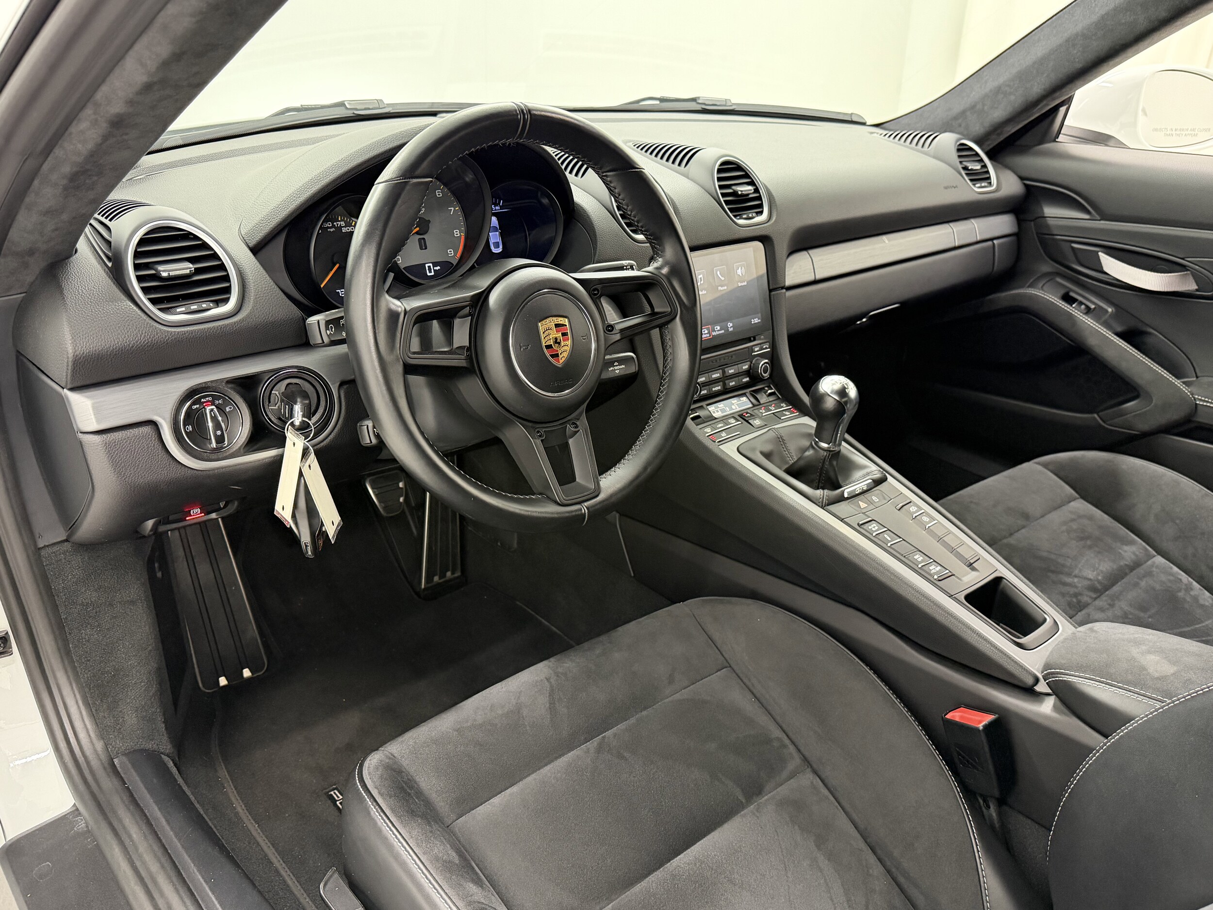 2020 Porsche Cayman GT4 photo 4