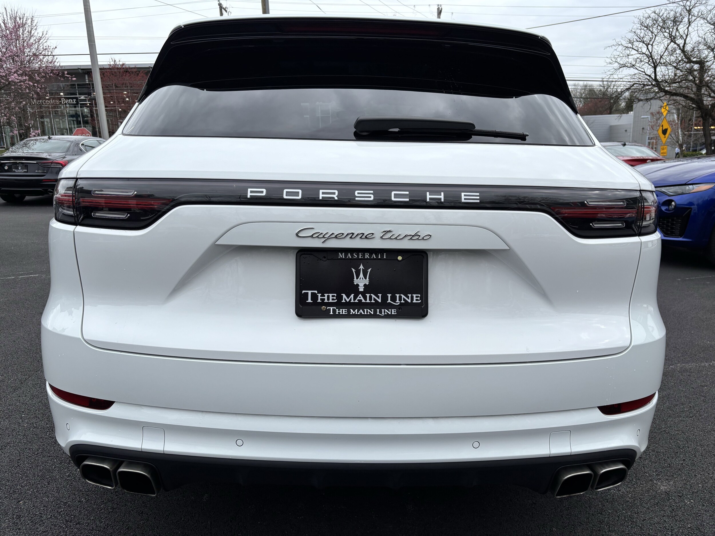 2023 Porsche Cayenne Turbo photo 2
