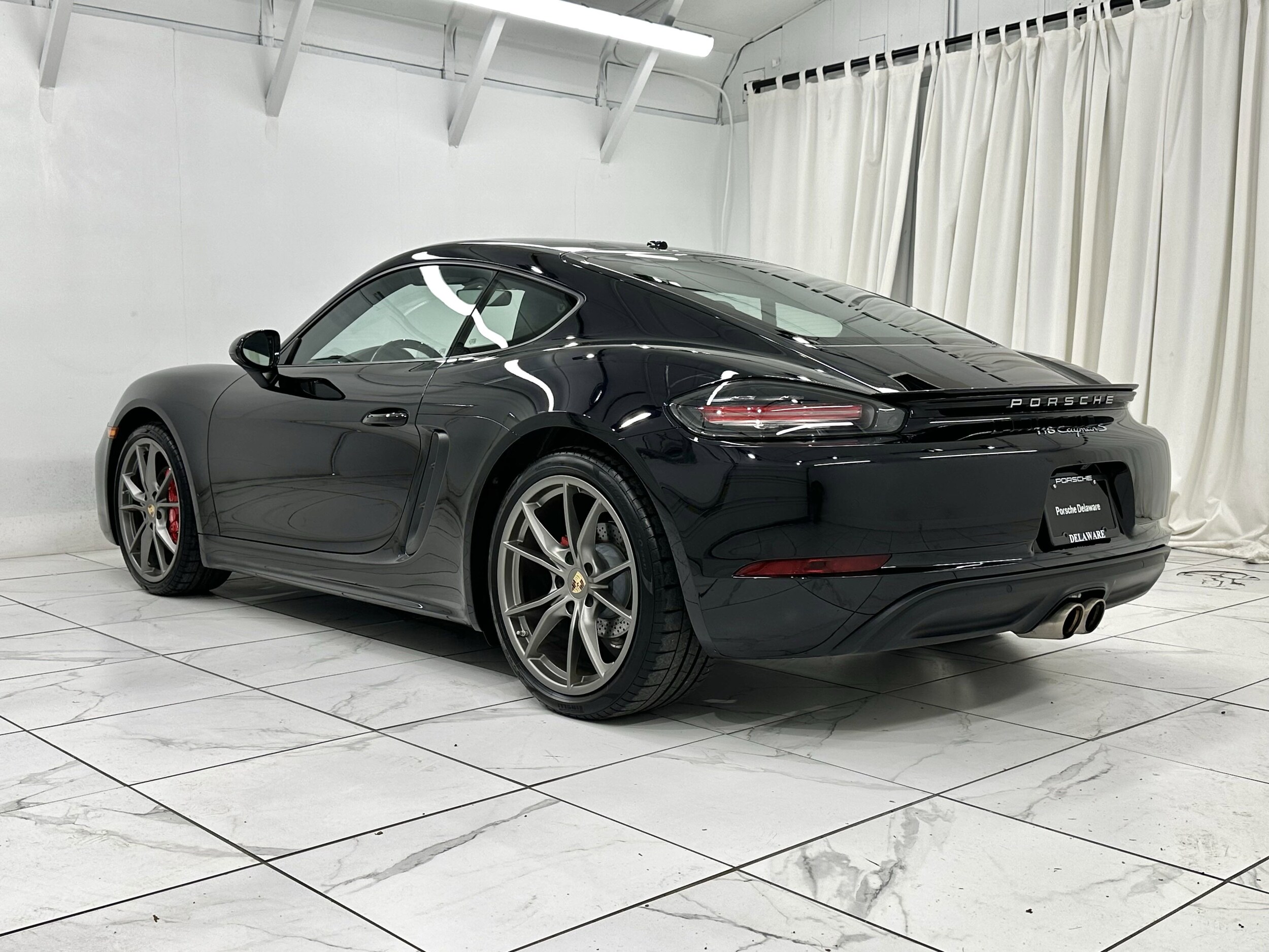 2024 Porsche Cayman S photo 3
