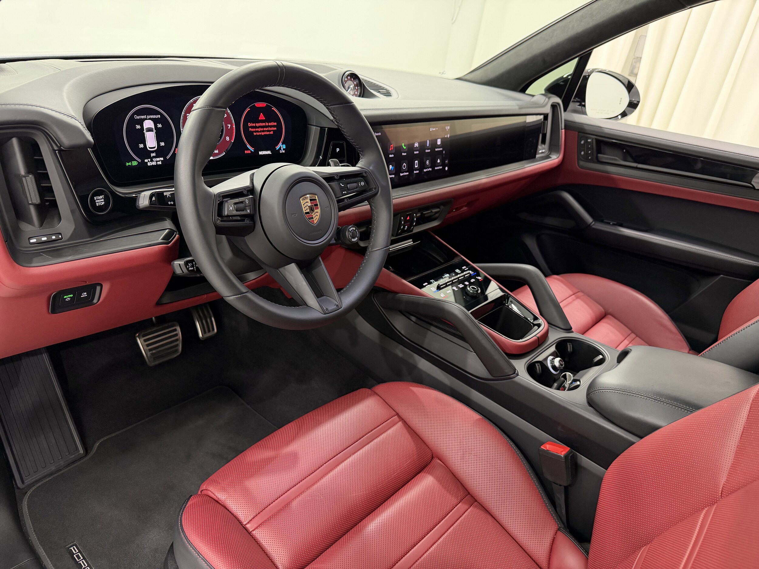 2025 Porsche Cayenne GTS photo 4