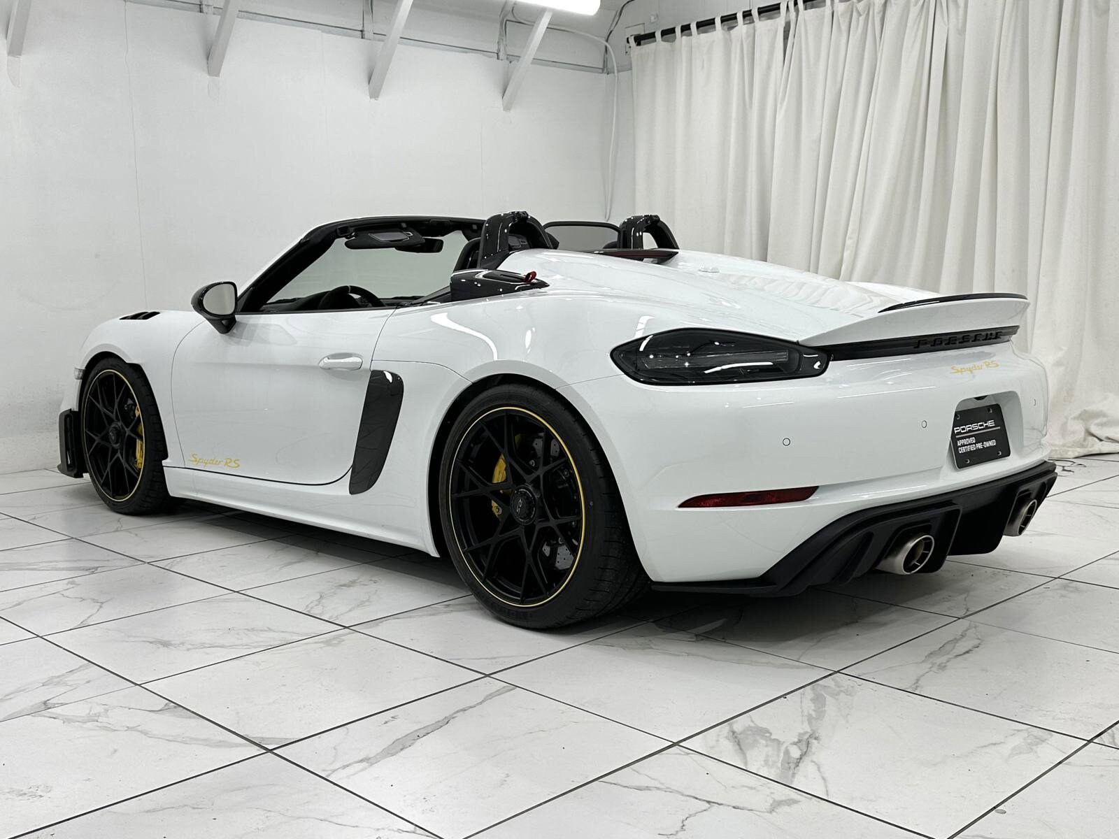 2024 Porsche Boxster Spyder photo 3