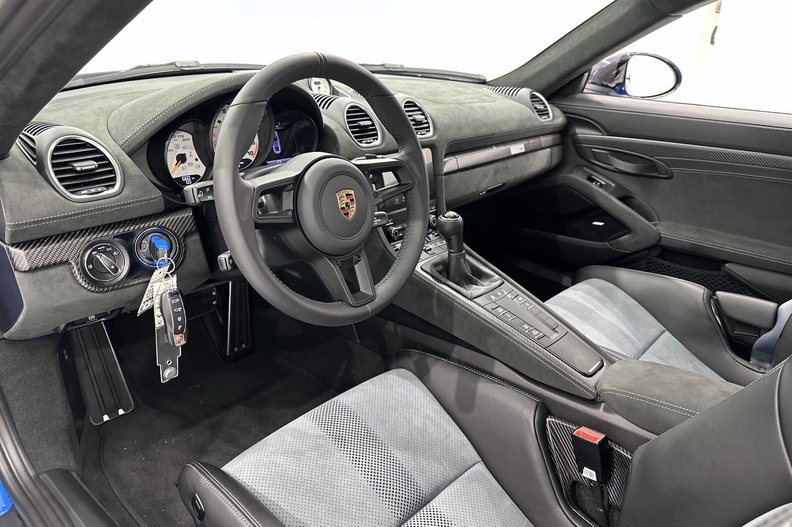 2024 Porsche Cayman GT4 RS photo 4