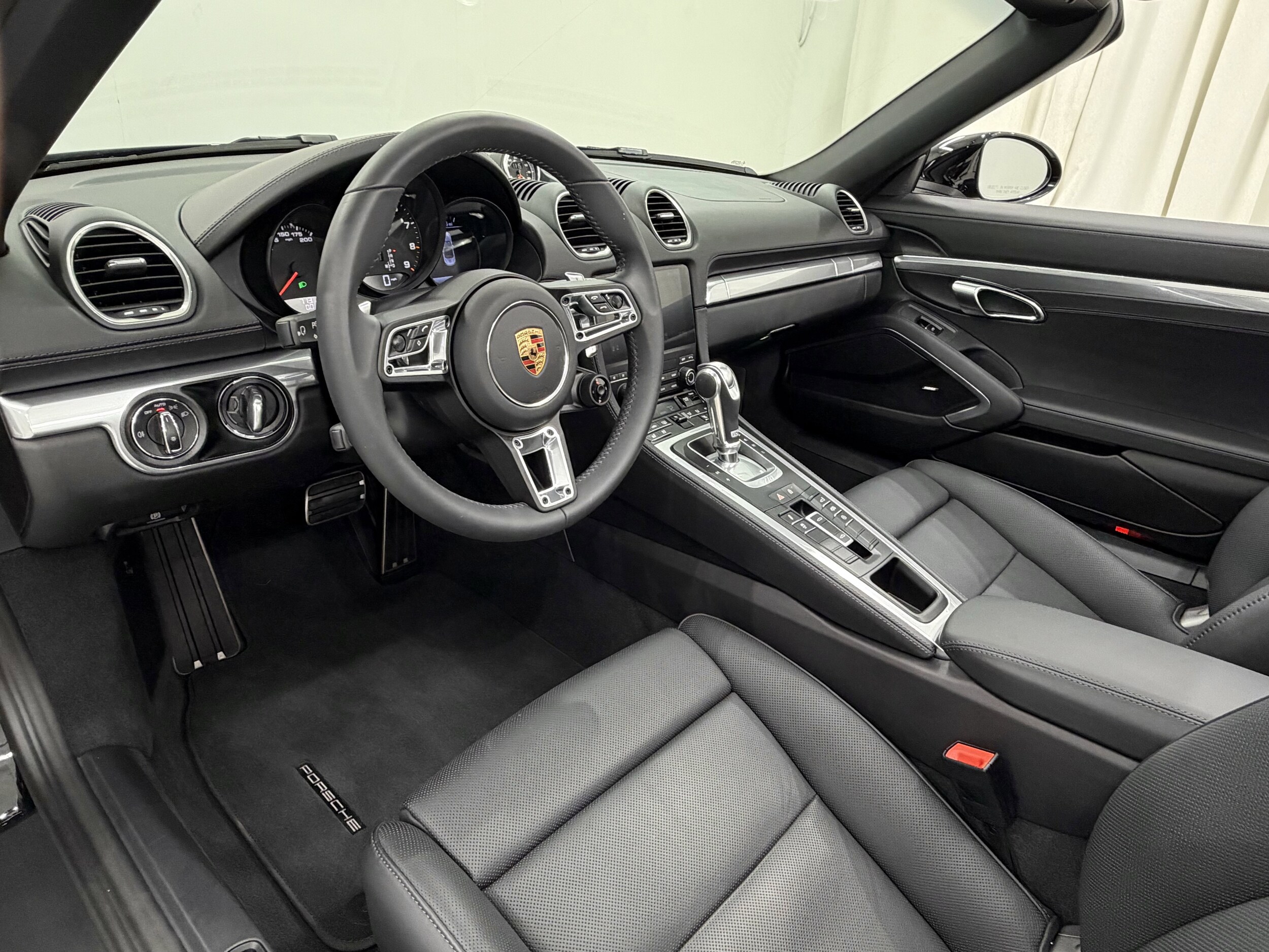 2025 Porsche Boxster GTS 4.0 photo 4