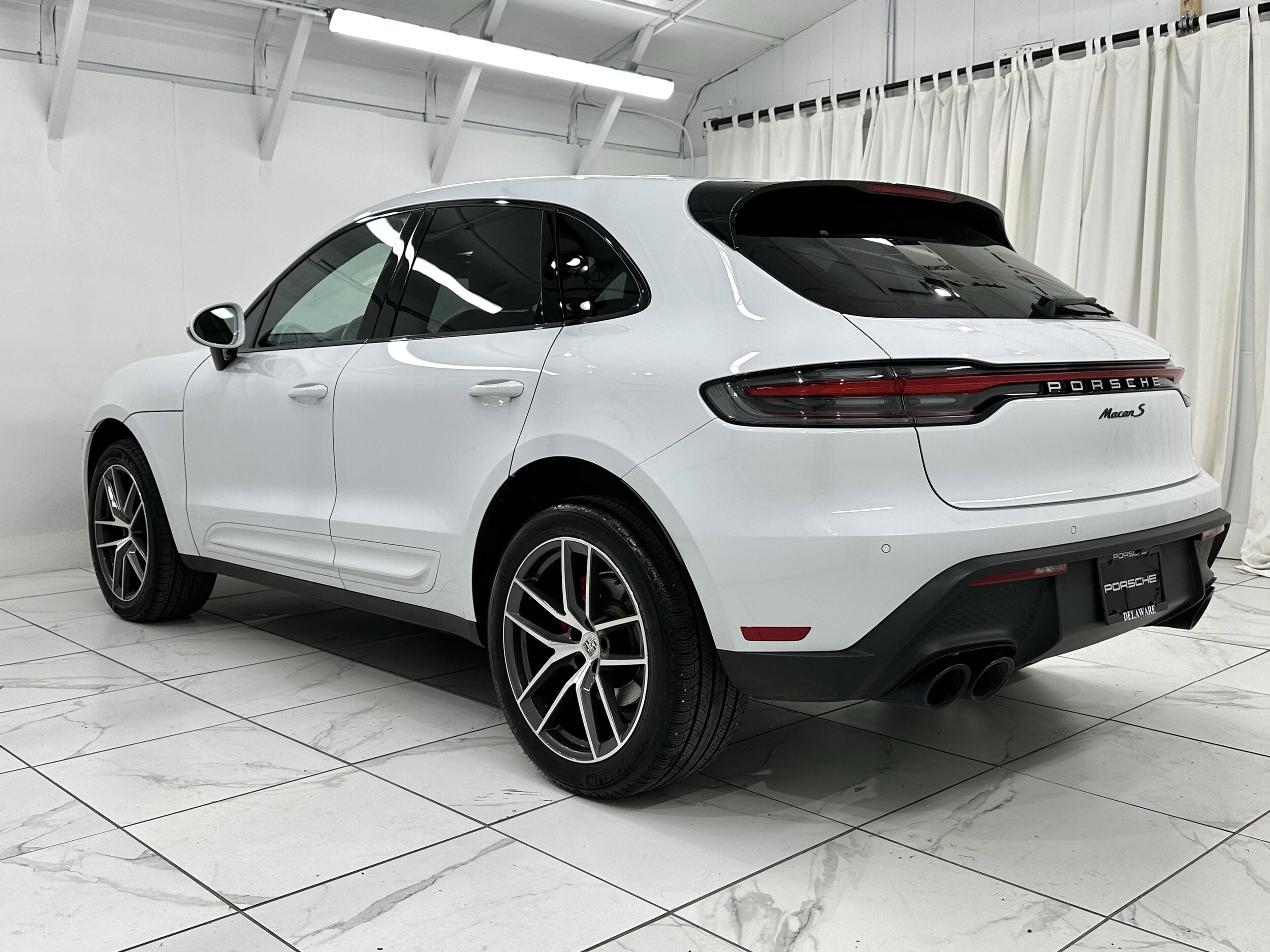 2022 Porsche Macan S photo 3