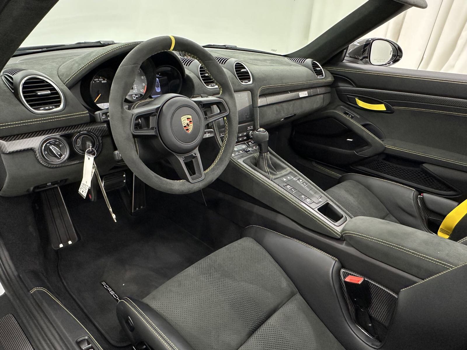 2024 Porsche Boxster Spyder photo 4