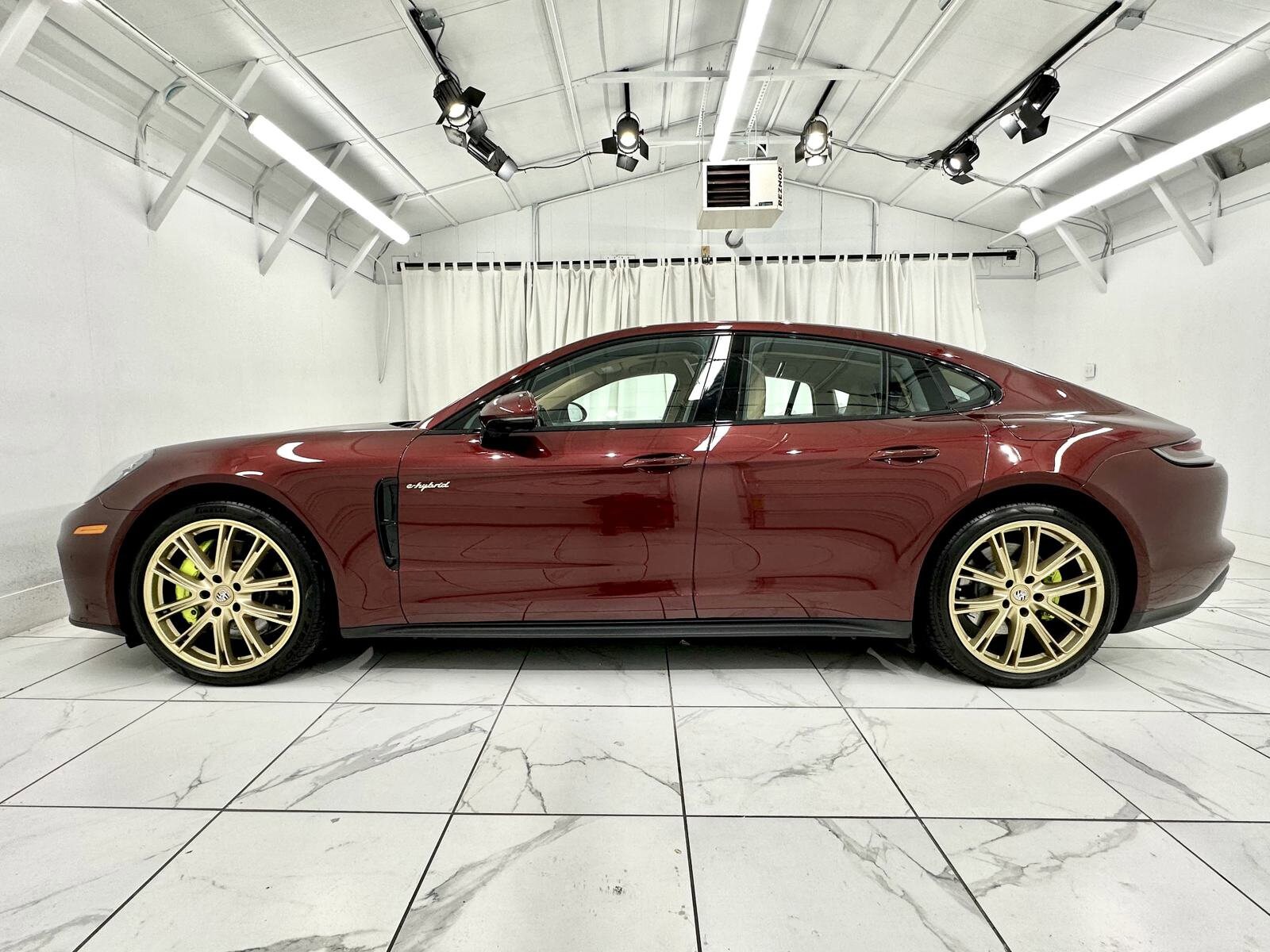 2021 Porsche Panamera 4 E-Hybrid photo 2