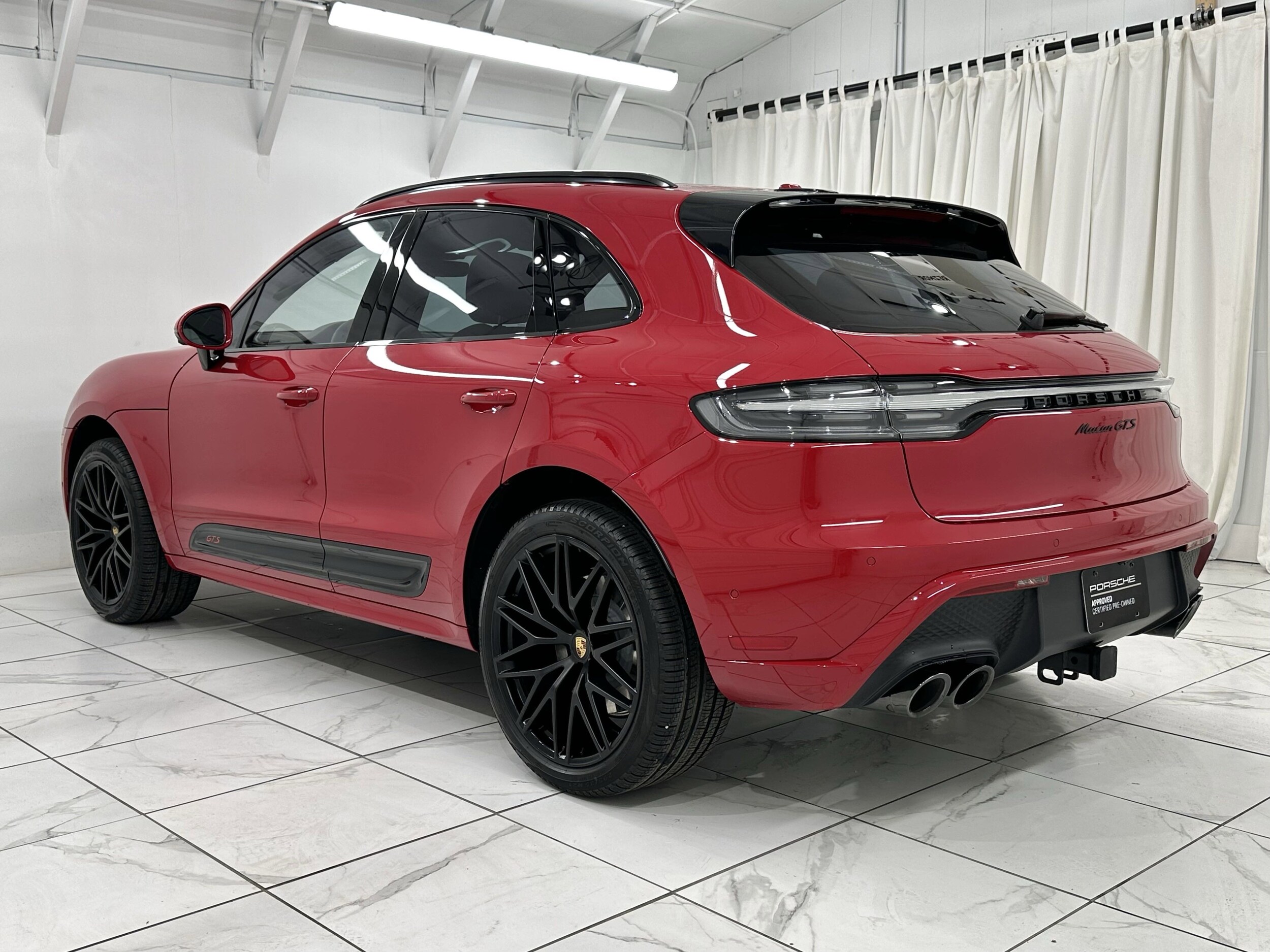 2025 Porsche Macan GTS photo 3